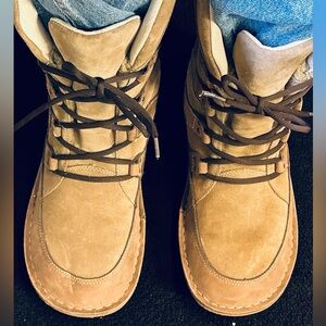 Sorel men’s size 11 Sherpa lined leather/suede rubber bottom H2O proof boots